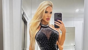 Luciana Salazar encandiló la noche porteña: total black y mucha piel