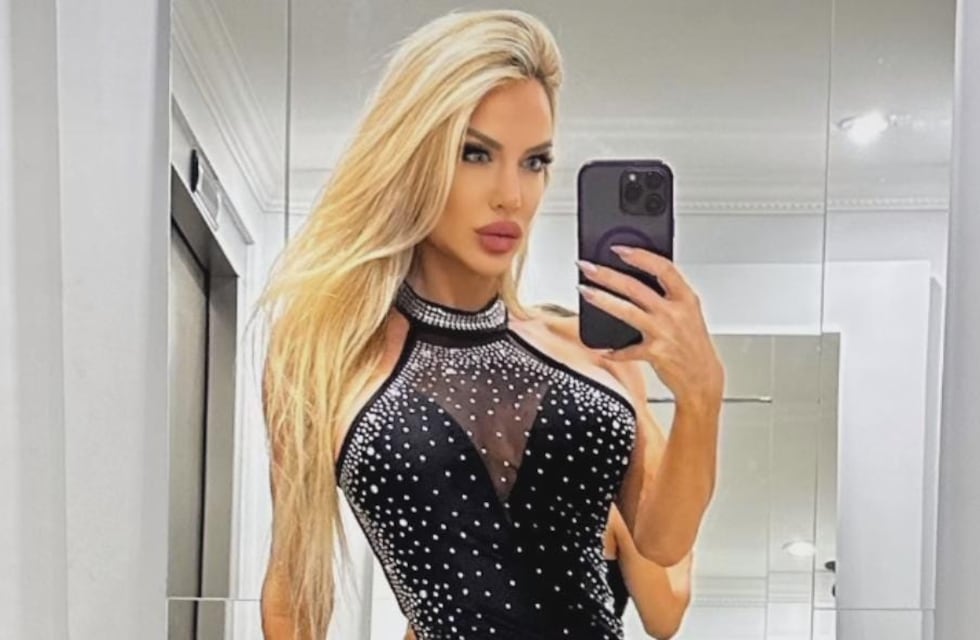 Luciana Salazar lució un vestido con aberturas, sin ropa interior y casi muestra de más