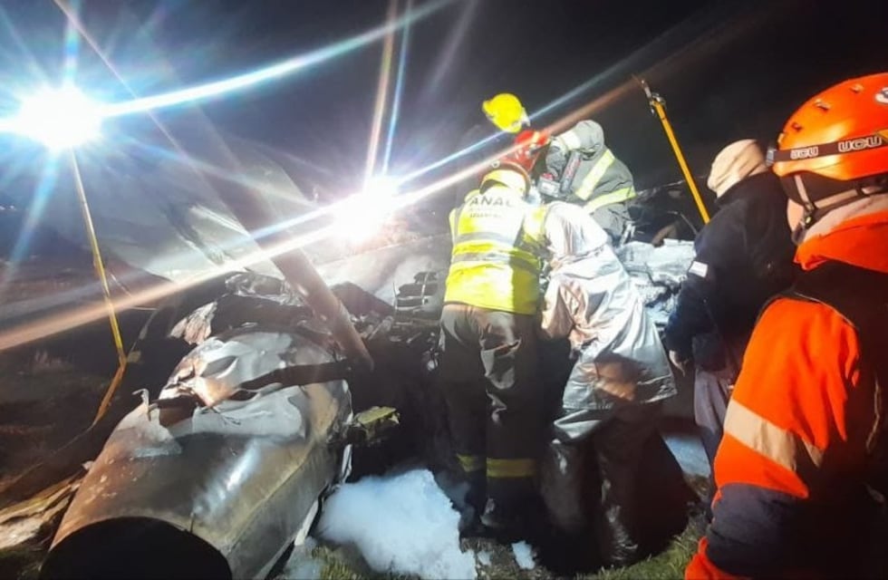 Arduo trabajo de Defensa Civil Municipal en el operativo del avión siniestrado