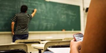 Las becas consisten en ayuda económica, fotocopias, datos móviles y pasajes y beneficiará a estudiantes universitarios y secundarios. Gentileza MGSM