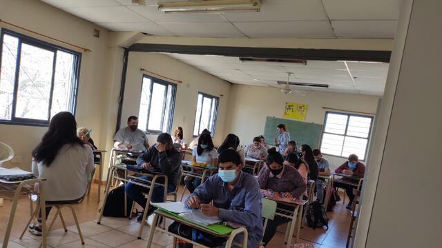 Acompañamiento educativo a 100 personas en Rafaela