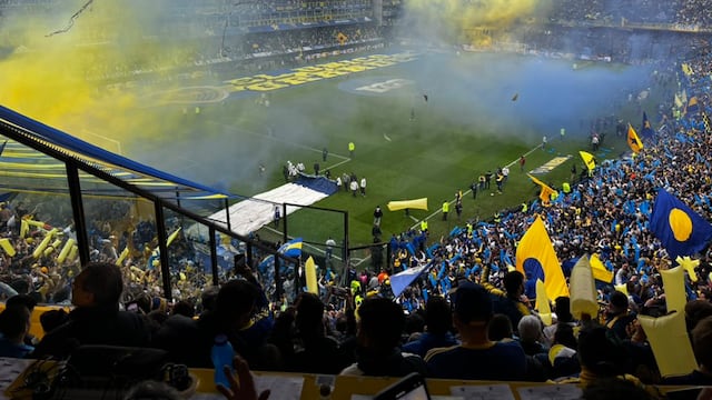 El recibimiento de Boca a sus jugadores antes del partido. Foto: @La12Tuittera