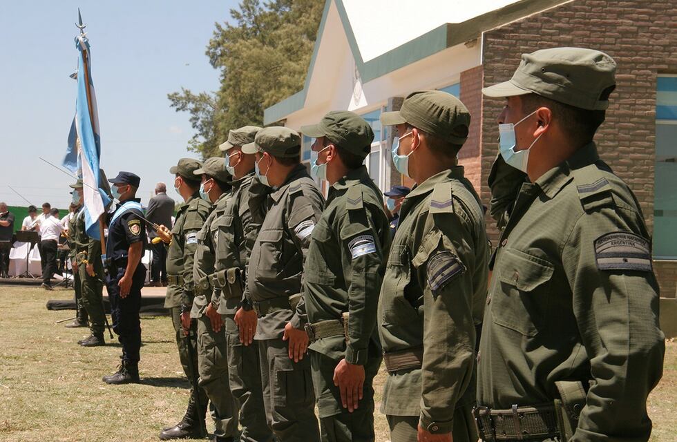 Llegaron a Rosario 200 gendarmes de los 300 que prometió Nación