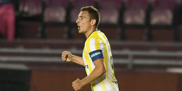 Marco Ruben anotó un doblete para Rosario Central ante Lanús. (Rosario Central)
