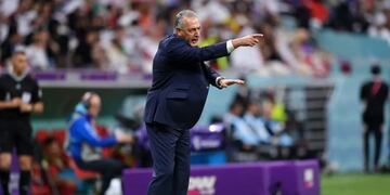Gustavo Alfaro, técnico de debut triunfal con Ecuador en el Mundial. Dirigió a Belgrano y estuvo cerca de volver (Prensa Tyc Sports)