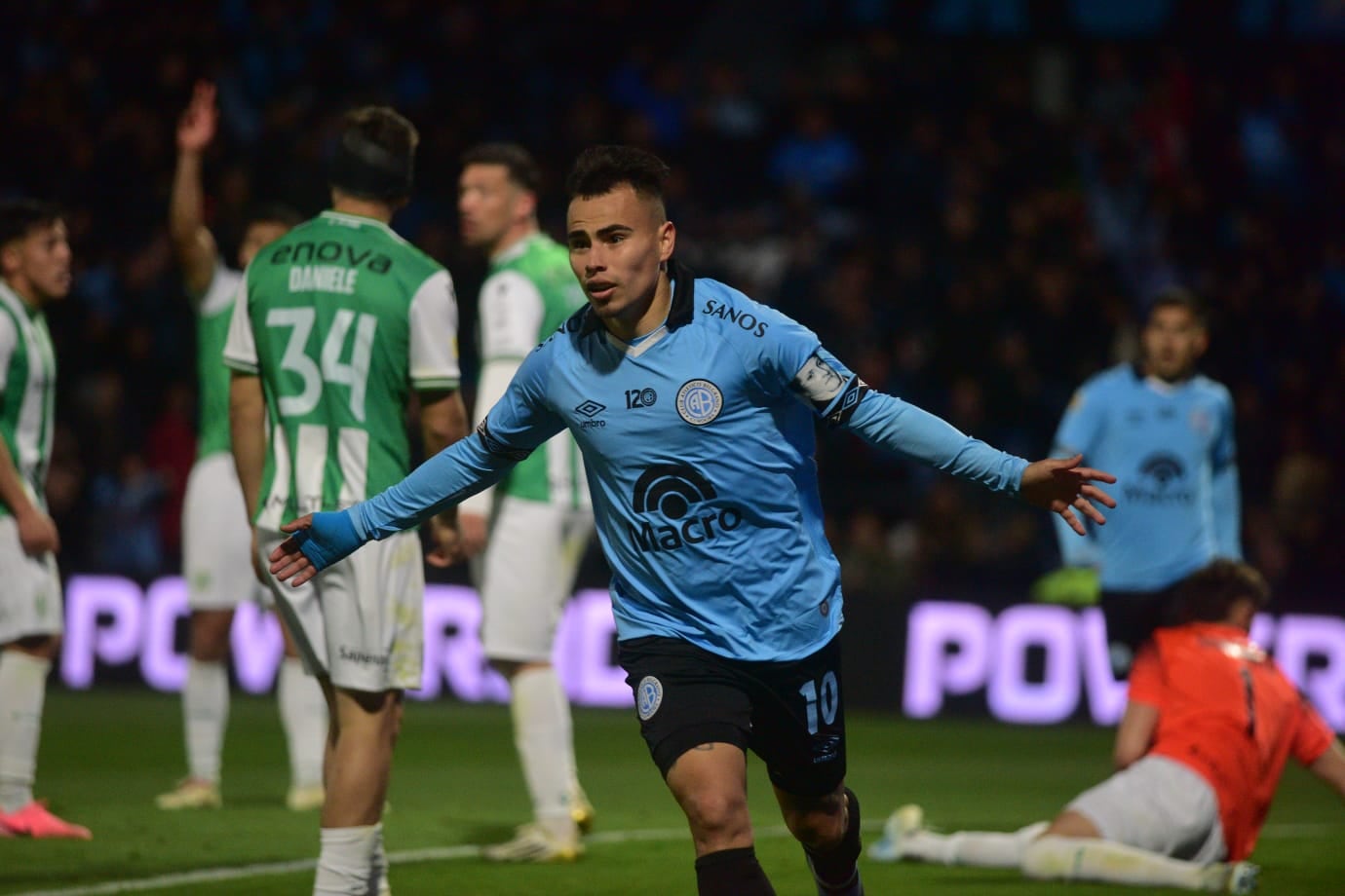 Lucas Zelarayán y su gol ante Banfield. (Nicolás Bravo / La Voz).
