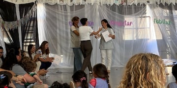 Gonzales Chaves: la Escuela Nº 1 celebró su aniversario con un libro