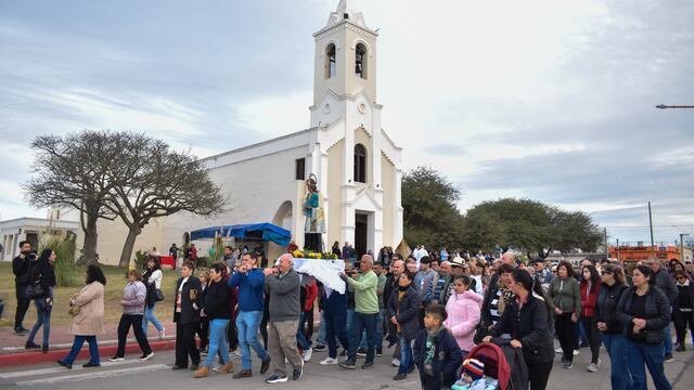 Los fieles de Arroyito celebraron a San Cayetano Santo Patrono del pan y del trabajo