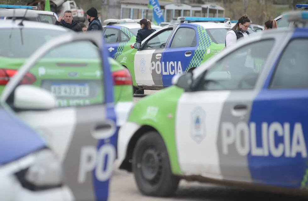 Terror en La Plata: bomberos fueron a apagar un incendio y se encontraron con un hombre asesinado
