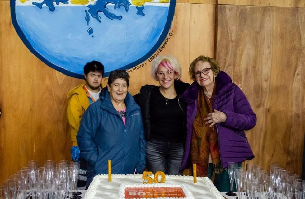 El Centro Secundario Educativo N°15 festejó sus 50 aniversario en Ushuaia