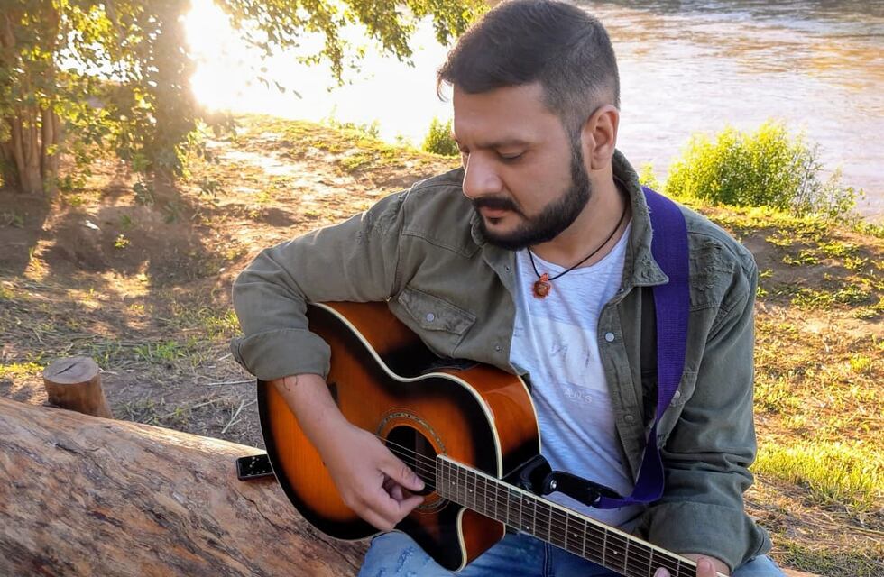 Leo Gigenas de Arroyito presentó su primer sencillo “Radiante”