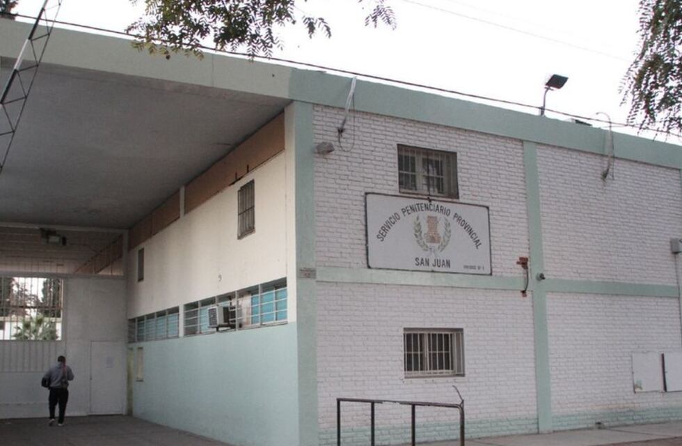 Una maestra sanjuanina fue sorprendida tras intentar ingresar al penal artefactos escondidos en una torta