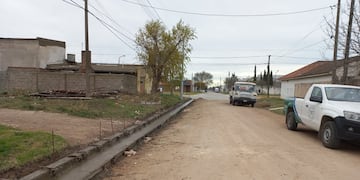 Se inició la obra de Cordón Cuneta en el Barrio La Aceitera de Tres Arroyos