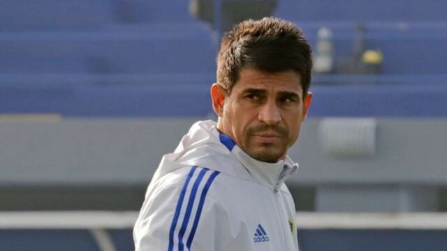 Hugo Ibarra se retiró en ambulancia del Predio de Ezeiza de Boca Juniors. Foto: Prensa Boca.