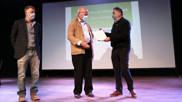 "Jujuy es una provincia llamada a tener un gigantesco rol en el futuro de Argentina", dijo el arquitecto Rubén Pesci al recibir la distinción de manos del intendente Raúl Jorge.