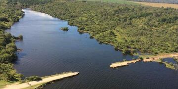 Hace unos años, el embalse avanzó sobre el arroyo Amboy y se llevó el camino (La Voz).