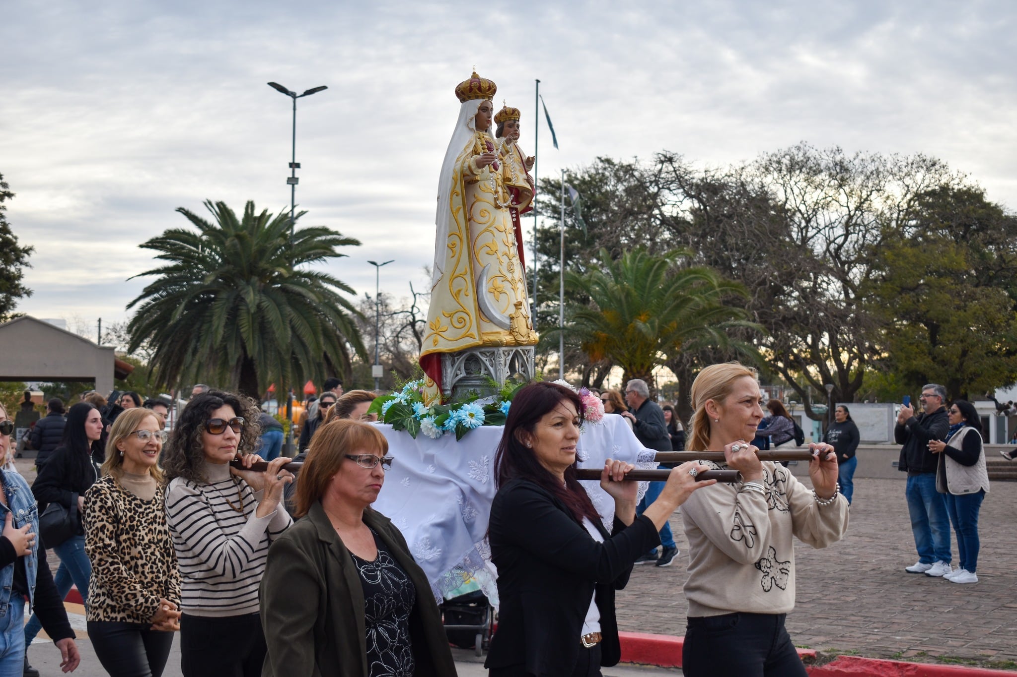 Los fieles de Arroyito celebraron a San Cayetano Santo Patrono del pan y del trabajo