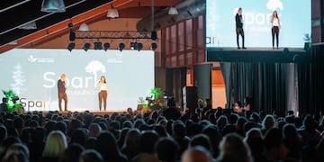 Desde 2018 el festival educativo Spark impulsa el intercambio de ideas creativas desde la ciencia, el arte y la tecnología para resolver desafíos educativos.