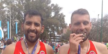 Carlos Quiroga y Diego Bergese de Arroyito en la Maratón Buenos Aires
