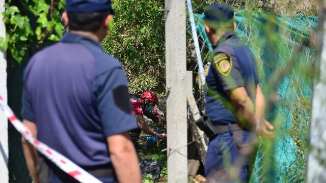 Bomberos hallaron los dos cuerpos en la casa de barrio Autódromo. (Nicolás Bravo / la Voz)