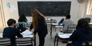 Desde la DGE informaron que convocará a las aulas a todos los docentes vacunados en la provincia. Orlando Pelichotti / Los Andes
