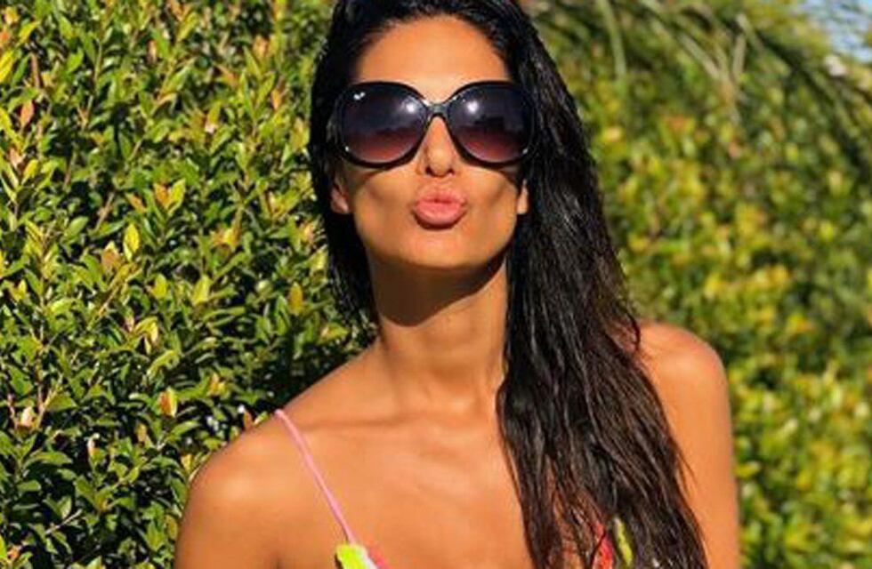 Silvina Escudero disfrutó del sol con una micro bikini animal print y su foto fue furor