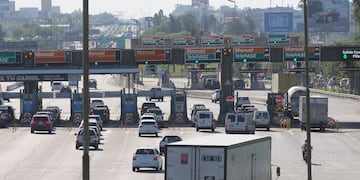 Uno de los peajes en la autopista Panamericana. (Silvana Boemo/Clarín)