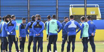 Carlos Tevez asumió como director técnico canalla en junio.