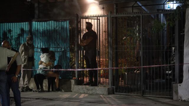 Hallaron una mujer calcinada en el patio de una casa en Ciudad.