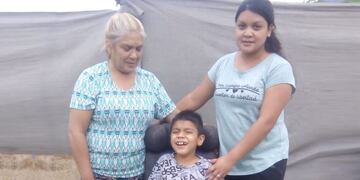 Silvia, junto a su hija y al pequeño Joel / Diario La Provincia SJ
