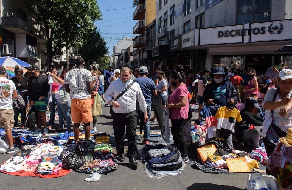 ¿Tan barato? Fue a Avellaneda y mostró los increíbles precios de ropa en junio de 2024