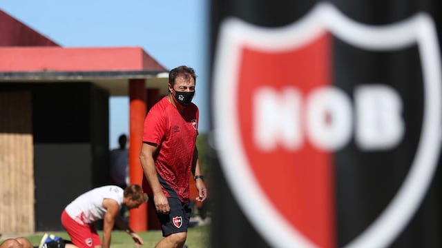 El entrenador todavía no recibió refuerzos para la segunda parte de la temporada. (@newells)
