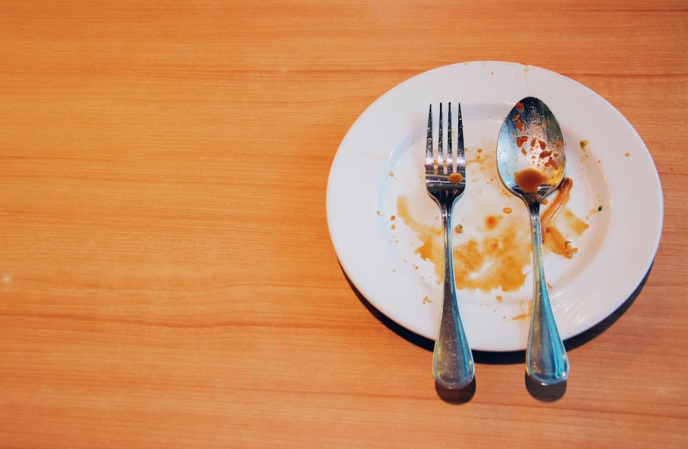 Los 6 alimentos comunes que dañan la salud metabólica y cardiovascular, según la OMS