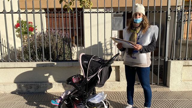 En Río Cuarto, censista fue a censar con su bebé.