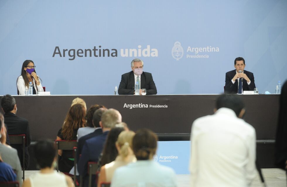 Alberto Fernández firmó con gobernadores un acuerdo contra la violencia de género: recibió a Gildo Insfrán y mostró a Marcela Losardo