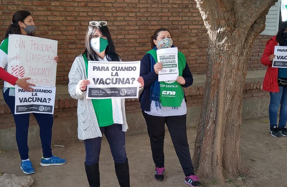 Protesta de ATE reclamando vacunas para el personal del CAF N° 30