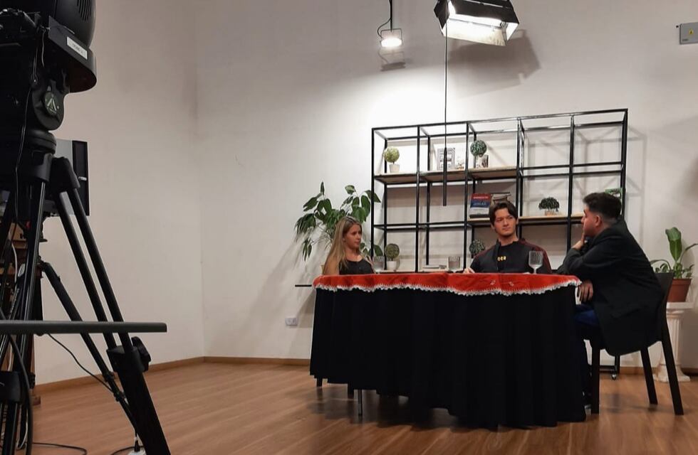 Feria del Libro: comenzaron las grabaciones de las mesas temáticas con 50 autores locales