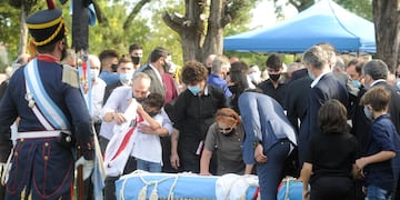 Familiares y amigos se despiden de Carlos Saul Menem, el hombre más influyente en el país durante los años 90. Foto: Clarín