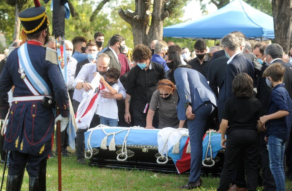 Murió Carlos Menem: sus restos fueron sepultados en el cementerio islámico