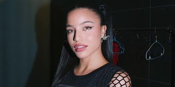 Emilia Mernes posó con un increíble look gótico y Duki le comentó / Instagram