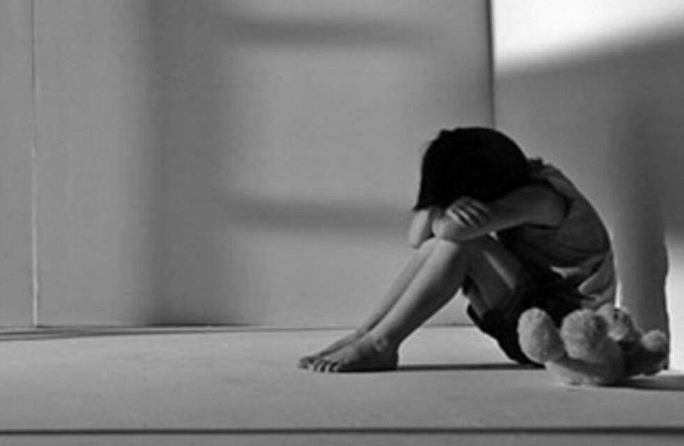 Condenan a un hombre por abusar de sus hijastros de 2 y 4 años