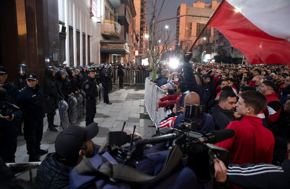 15 policías heridos y 48 detenidos tras los graves incidentes en la Asamblea en Independiente