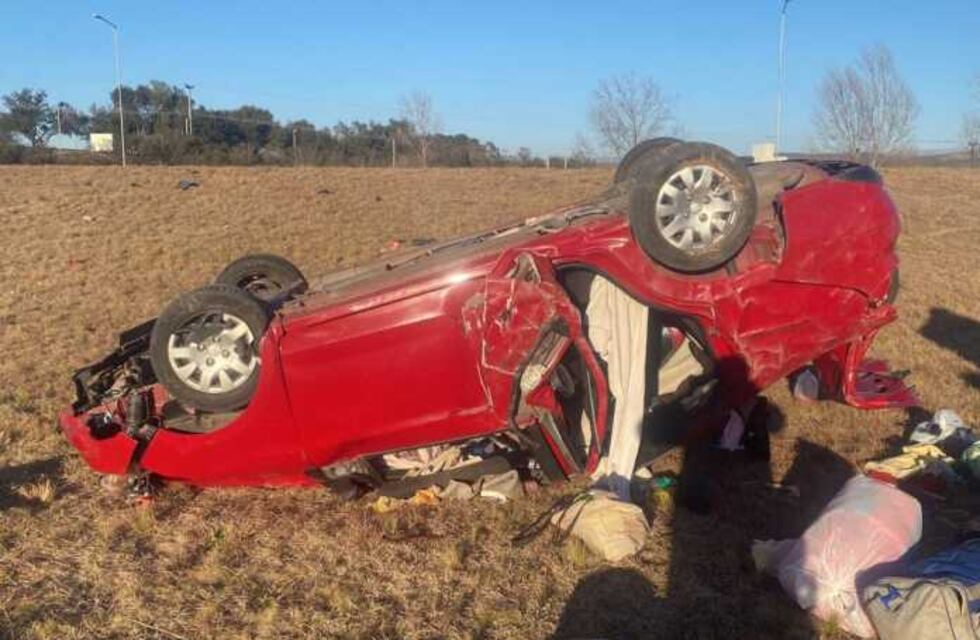 Accidente en la autopista Córdoba - Villa Carlos Paz: un vehículo volcó cerca de Malagueño
