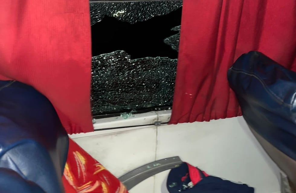 Inseguridad en Córdoba: atacaron a piedrazos a dos colectivos en cercanía al barrio Ciudad de Mis Sueños