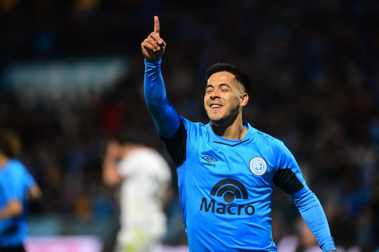 Uvita Fernández marcó el segundo gol de Belgrano en Alberdi ante Newell's. (Javier Ferreyra / La Voz)
