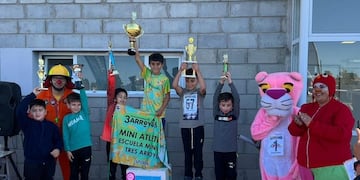 Atletas de AUPA particparon de un encuentro de atletismo en Tres Arroyos.