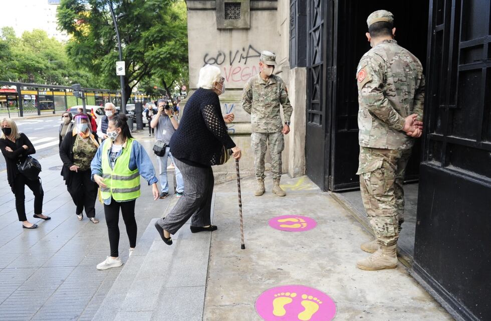 Ciudad reanudó la vacunación contra el COVID-19 a mayores de 65 años