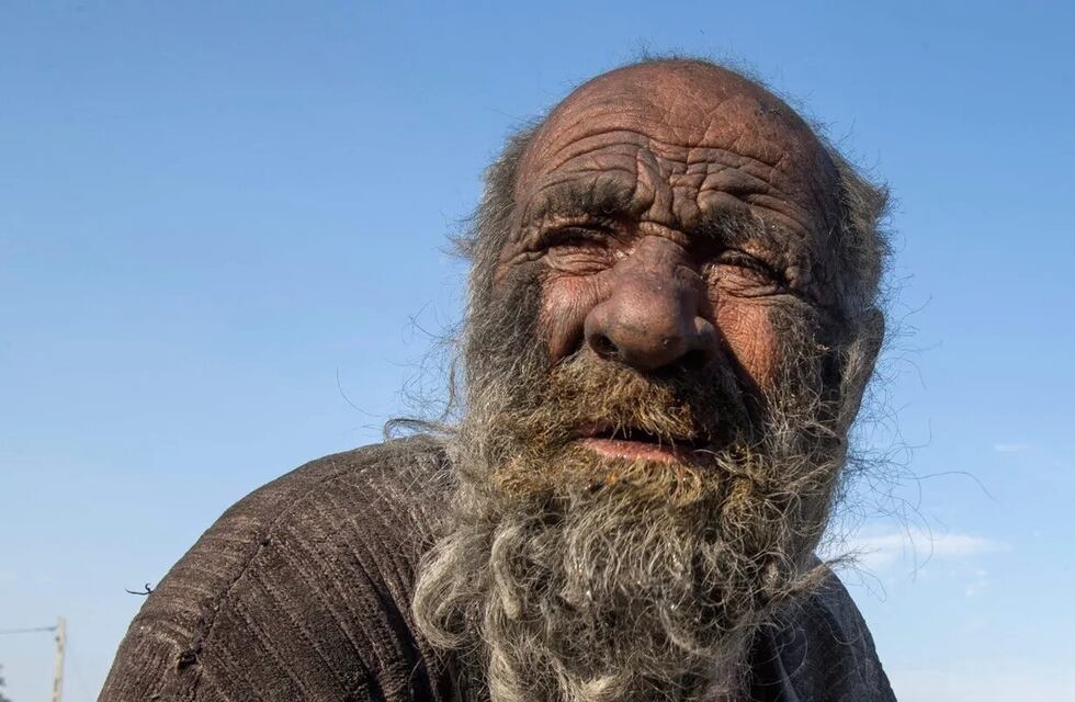 Poco tiempo después de bañarse por primera vez en 50 años, falleció “hombre más sucio del mundo”
