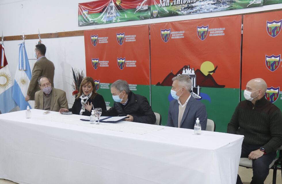 Carlos Paz: obras de cloacas para sanear el río San Antonio y el Lago San Roque