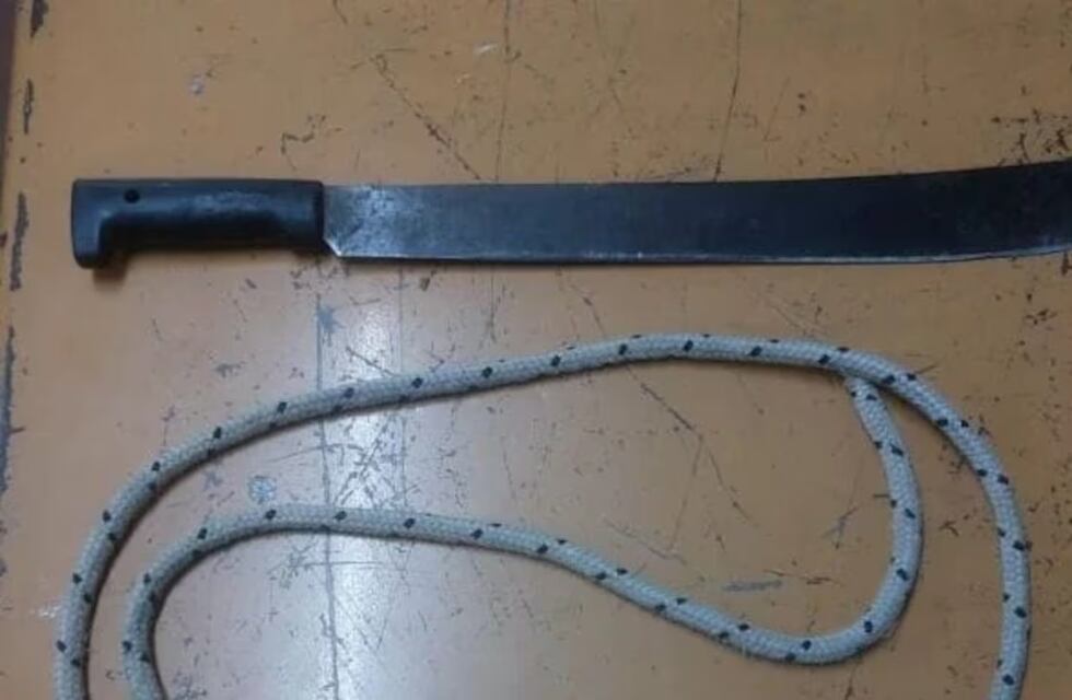 Violencia en Córdoba: amarró de pies y manos a su pareja y la amenazó con un machete